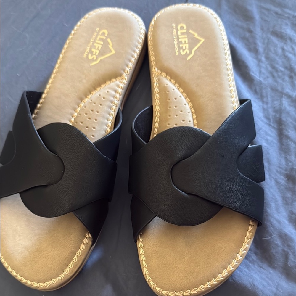Cliffs by WHITE MOUNTAIN Black and Tan Slide Sandals